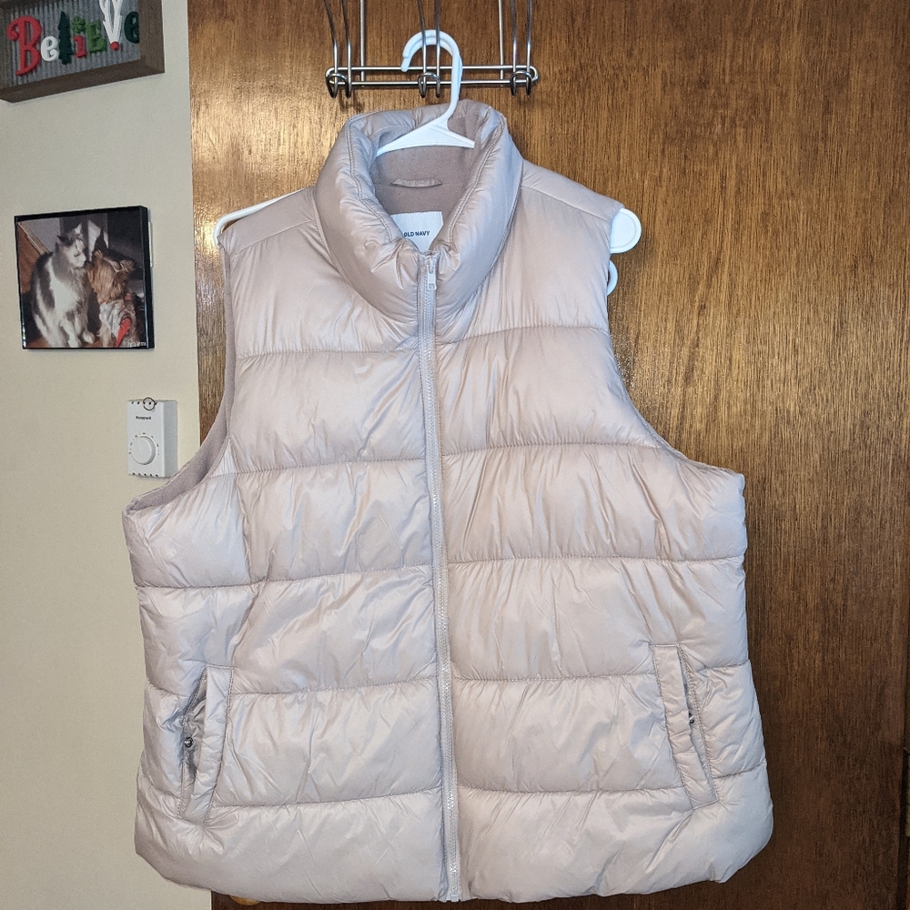 Old Navy puffer vest soft pink